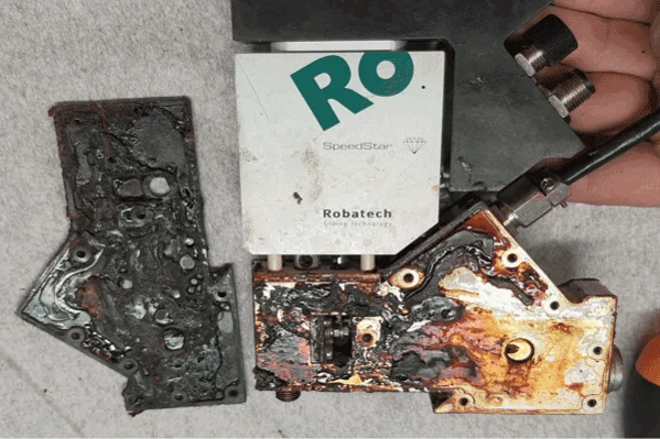 Клеевая головка перед сервисным обслуживанием